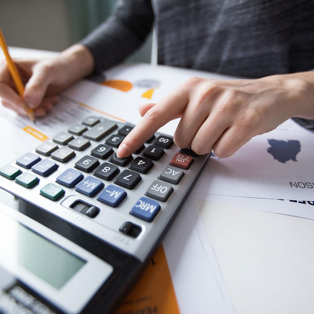 accountant https://mlb1myj2zviz.i.optimole.com/w:1080/h:1080/q:mauto/rt:fill/g:ce/f:best/https://kunalm.co.in/wp-content/uploads/2025/03/accountant.jpg